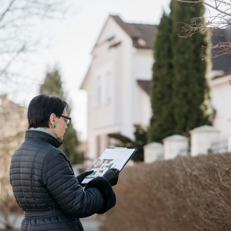 Immobilienbewertung vor Ort – Krikau Immobilien besichtigt Ihr Haus für eine marktgerechte Wertermittlung in Biberach und Oberpfalz
